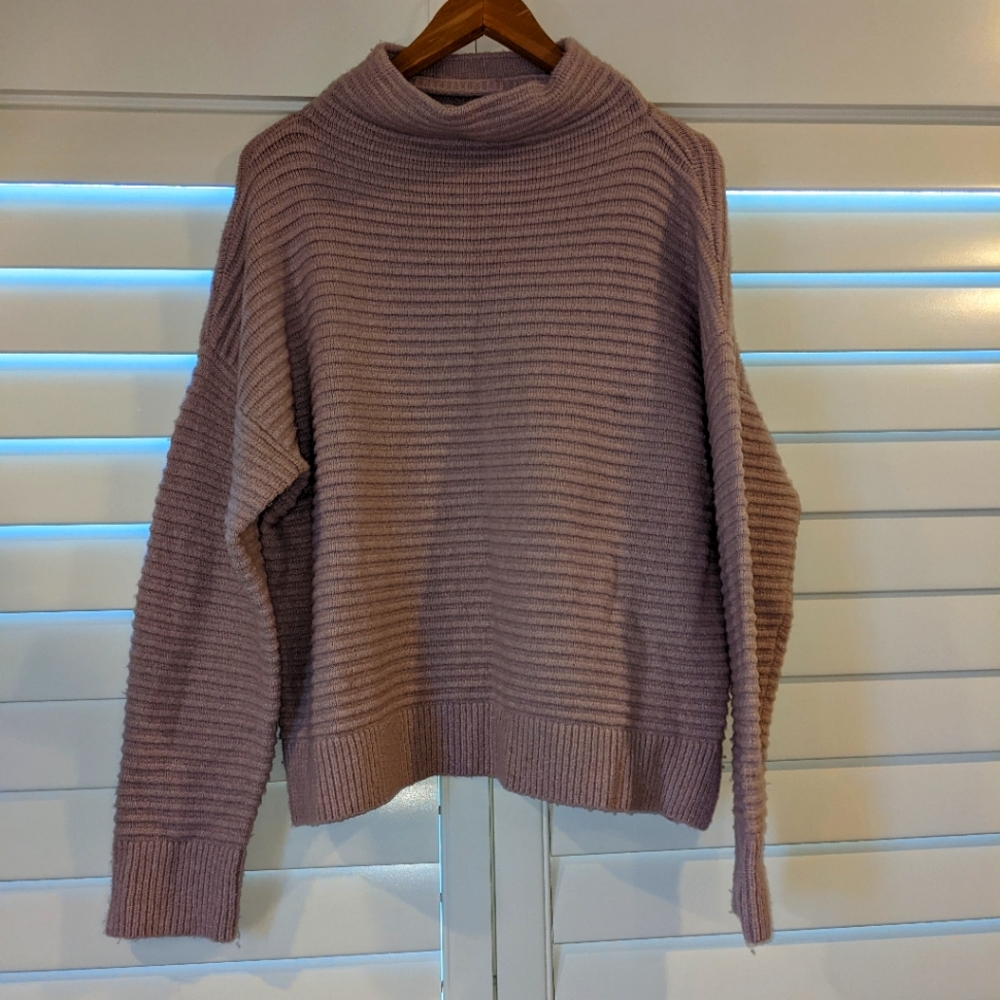 Made well mock turtle neck dusty rose size L